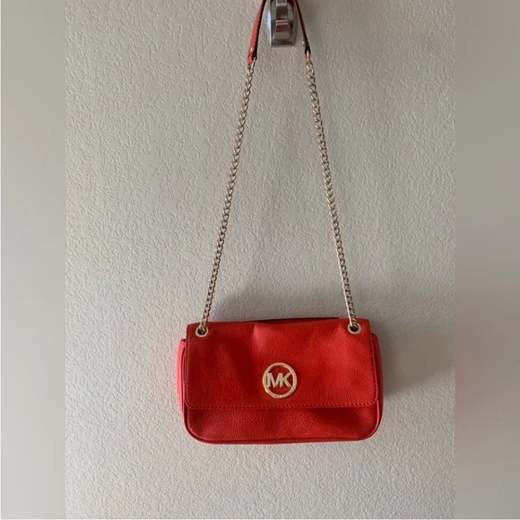 Michael Kors Chili Red Fulton
Small Shoulder Flap Bag new - Picture 6 of 10
